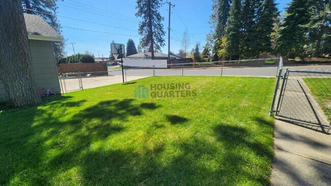 Building Photo - 2631 W Dell Dr