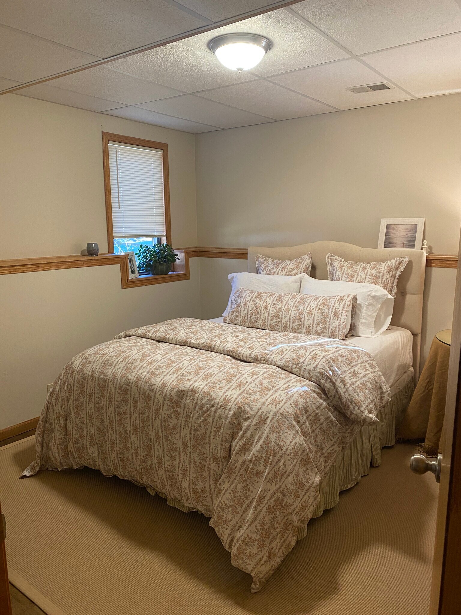 Building Photo - 619 Wellington Dr