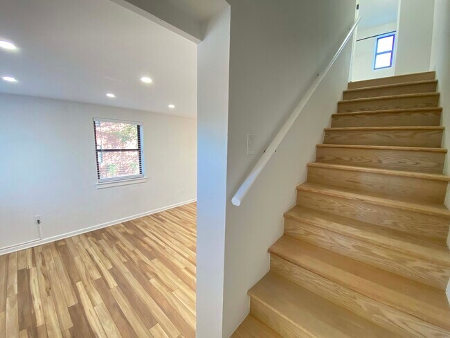 Building Photo - Faris Ridge Condominiums