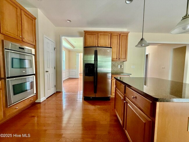 Building Photo - 410 Harkness Cir
