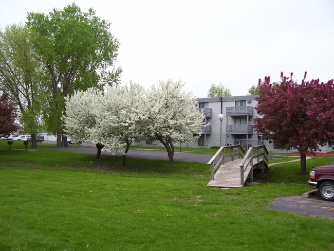 Primary Photo - Brentwood Apartments