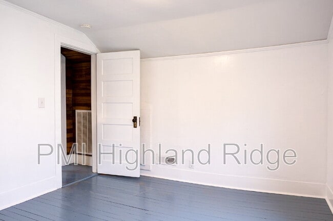 Building Photo - 217 Fite Ave E