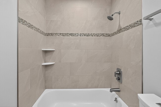 Building Photo - 899 Ebbetts Dr