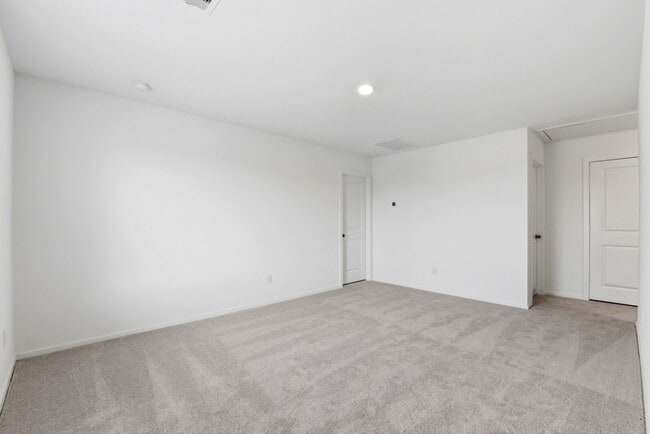 Building Photo - 629 Craven St