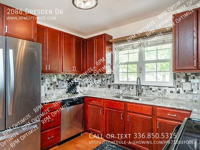 Building Photo - 2086 Dresden Dr