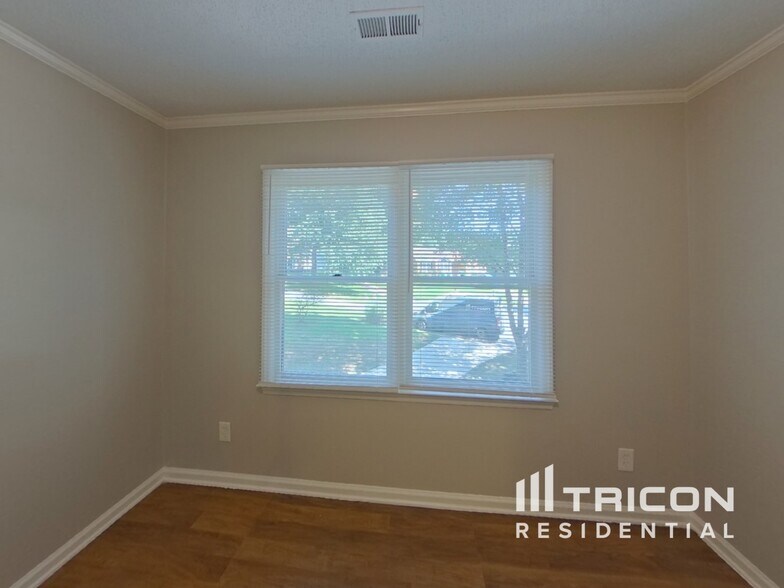 Building Photo - 8404 Sills Ct