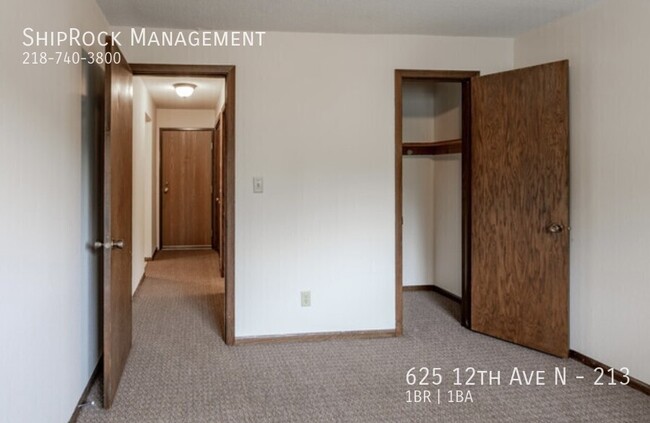 Building Photo - 625 12th Ave N