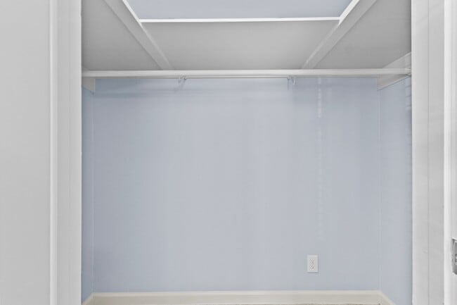 Building Photo - 218 W Williamson Ave