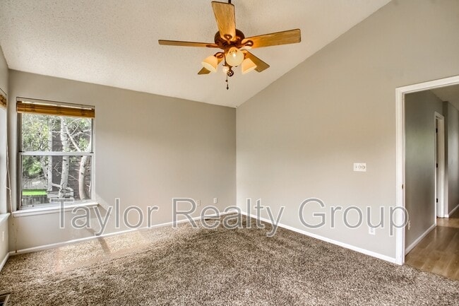 Building Photo - 13460 Vine St