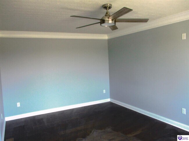 Building Photo - 130 Diamond Ct