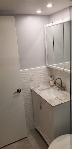 Building Photo - 320 S Surf Rd