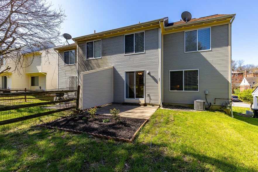 Building Photo - 206 Glenwood Ave