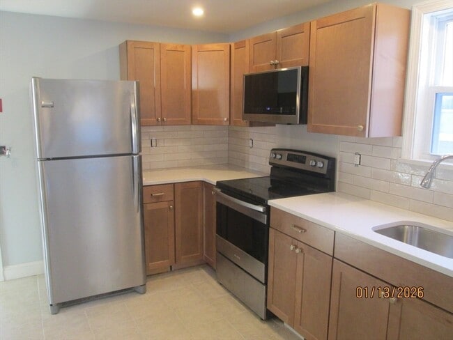 Building Photo - 52 Vernon St