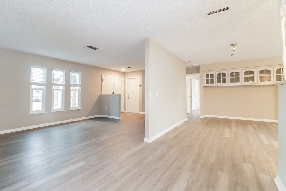 Building Photo - 12909 Walnut Tree Ln