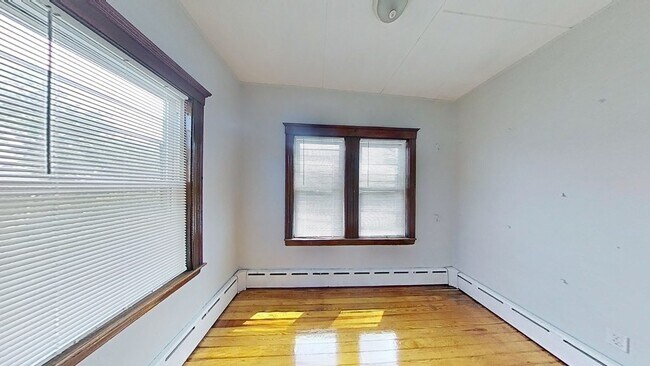 Building Photo - 152 Minot St