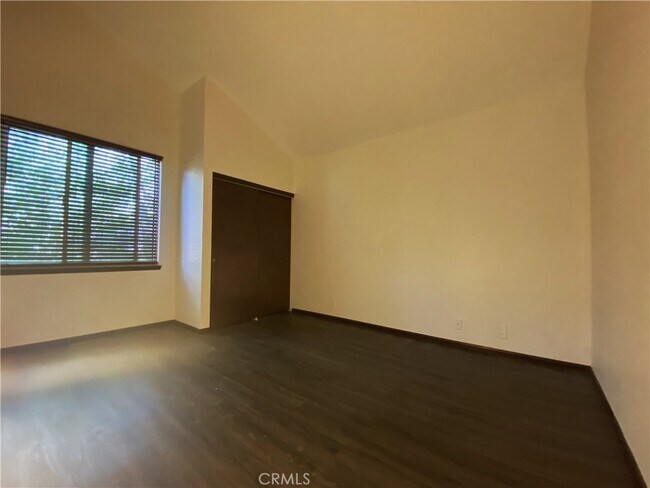 Building Photo - 27721 Peninsula Dr