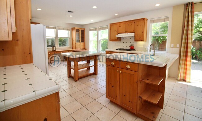 Building Photo - Rare 5BD Corner Lot Home in Hamilton Southgate — Soaring Ceilings & Hardwood Floors - FOUNDATION