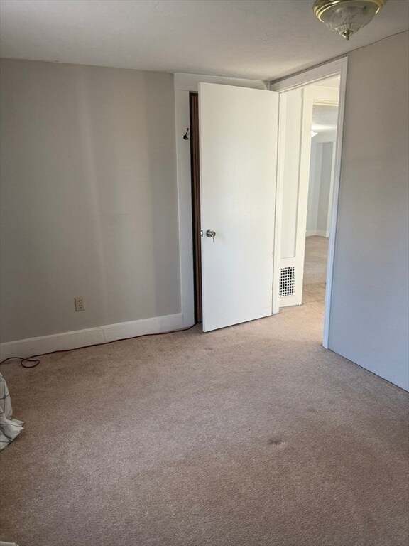 Building Photo - 12 Lincoln Pl