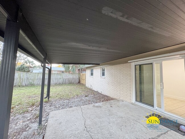 Building Photo - Beautiful 3 Bedroom Home in Fort Walton Be...