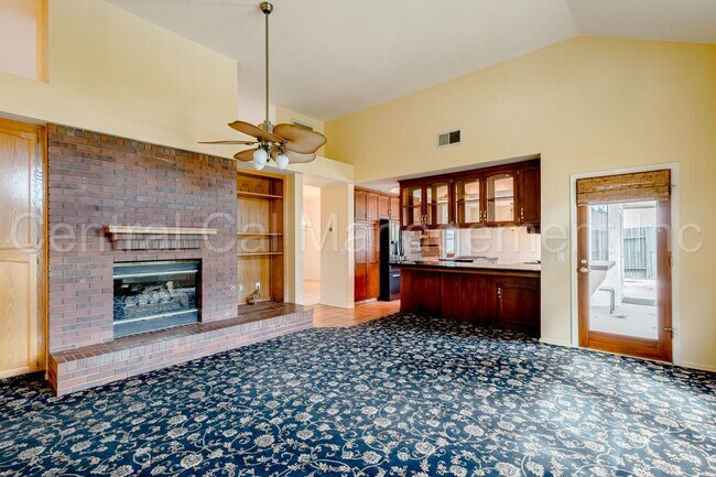 Building Photo - 4 Bedroom/2.5 Bath Home with Paid Solar an...