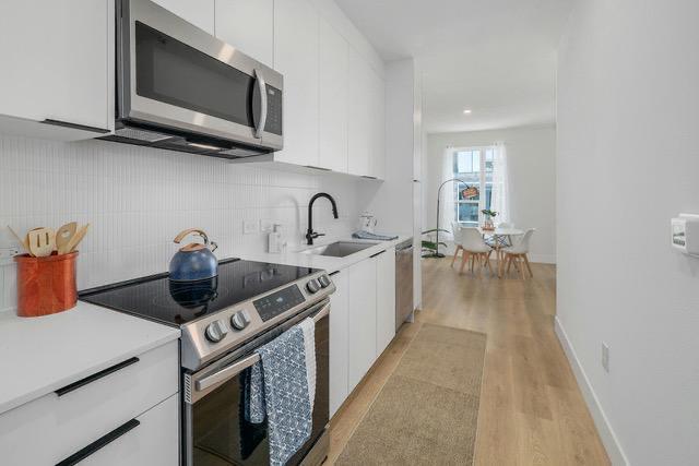 Building Photo - 1701 Simond Ave