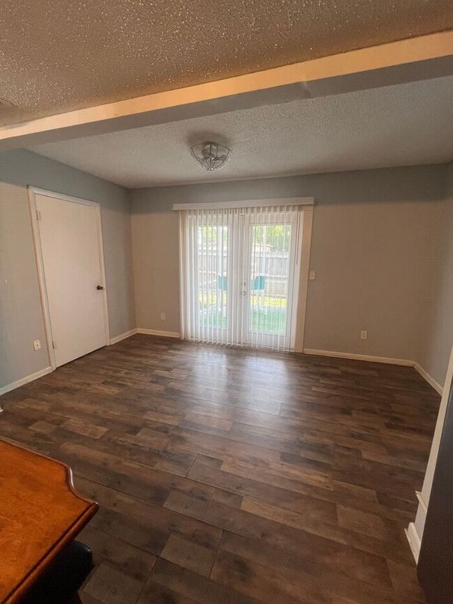 Building Photo - Updated Sanford Condo with Private Patio & Community Pool Near Downtown!