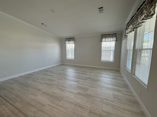 Building Photo - 2 Kimberly Ct