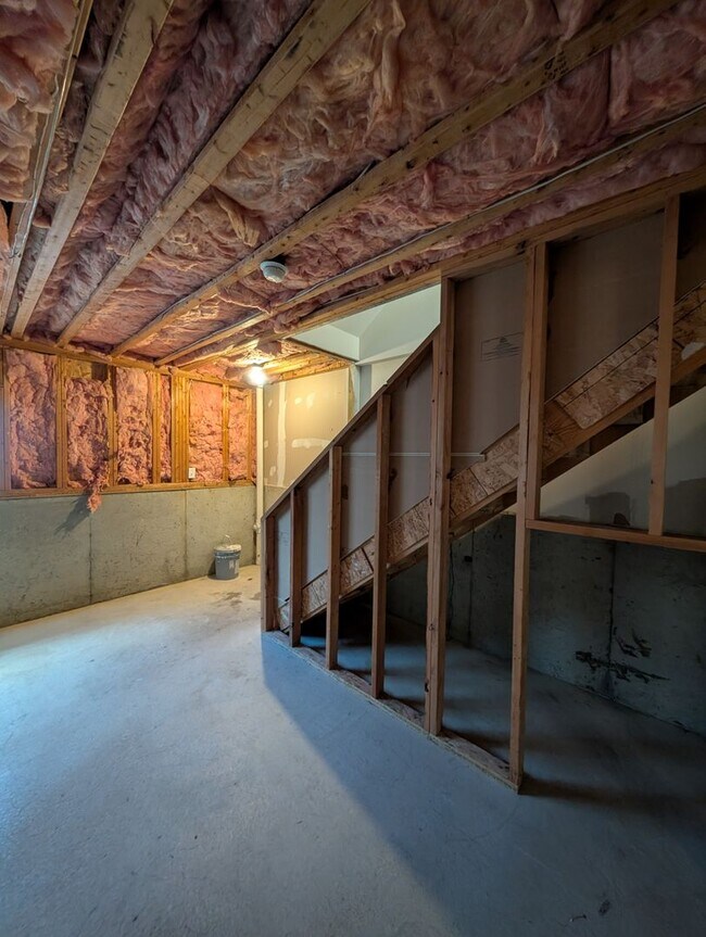 Building Photo - 322 Caribou Ln