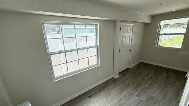 Building Photo - 37542 Eiland Blvd