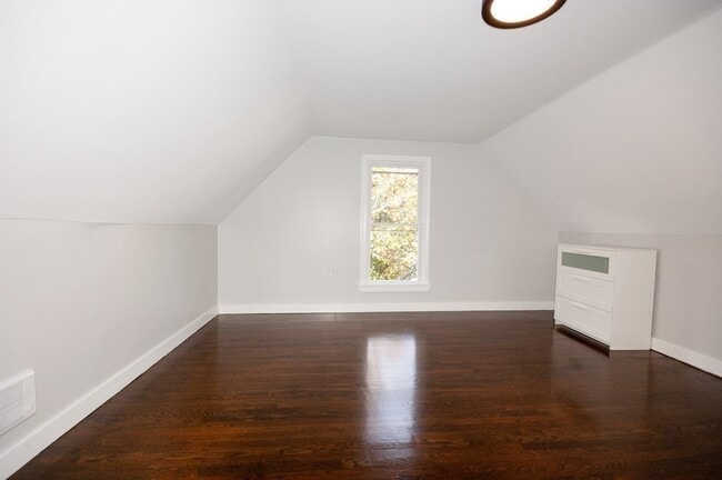 Building Photo - 30 Thornley St