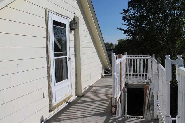 Building Photo - 3803 Military St