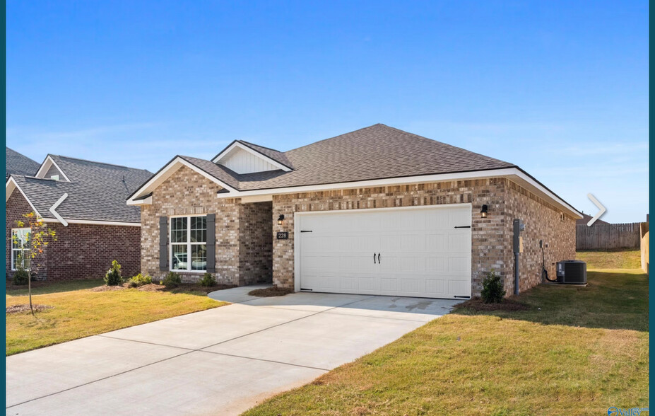 Building Photo - 228 Irish Hill Dr