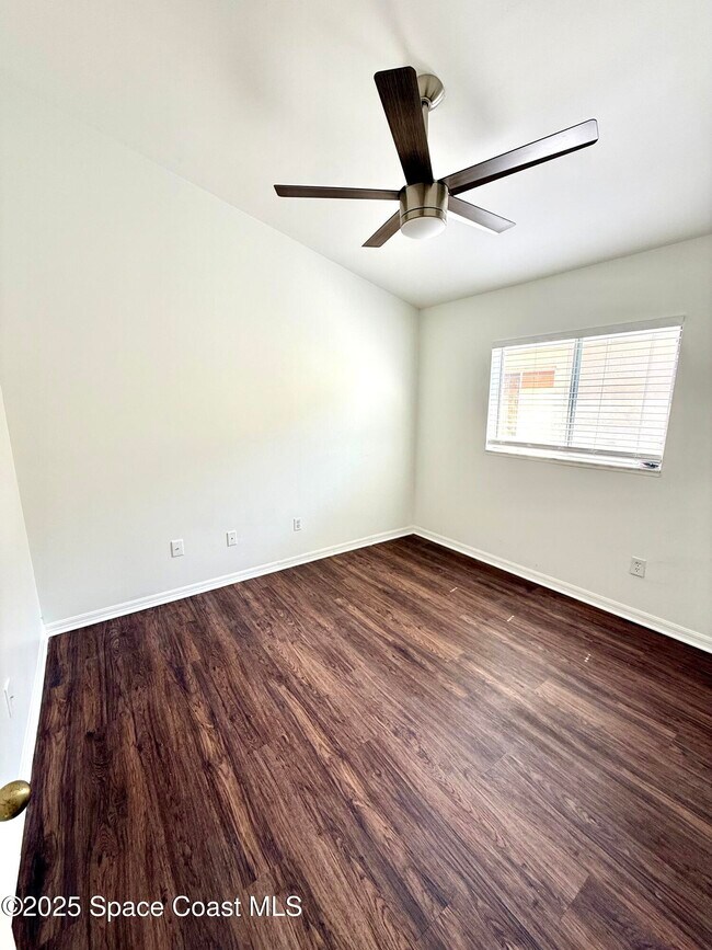 Building Photo - 4756 Silver Heron Dr