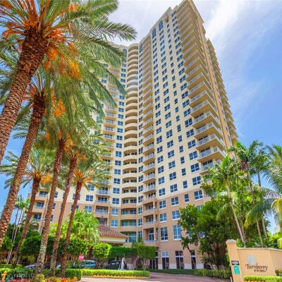 Building Photo - 19501 W Country Club Dr