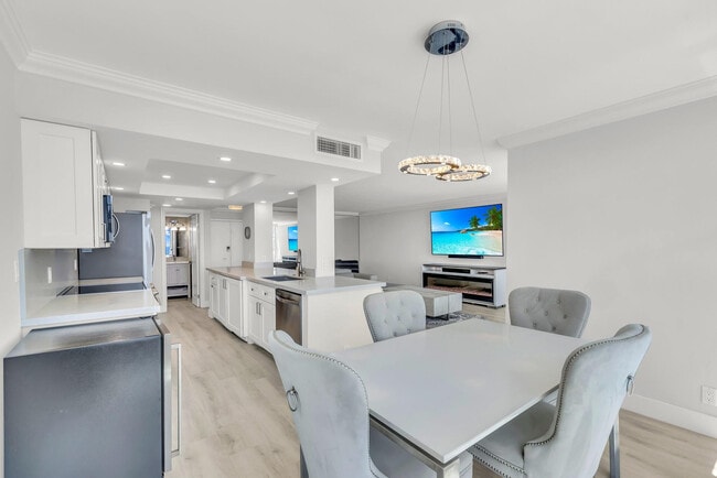 Building Photo - 1620 S Ocean Blvd