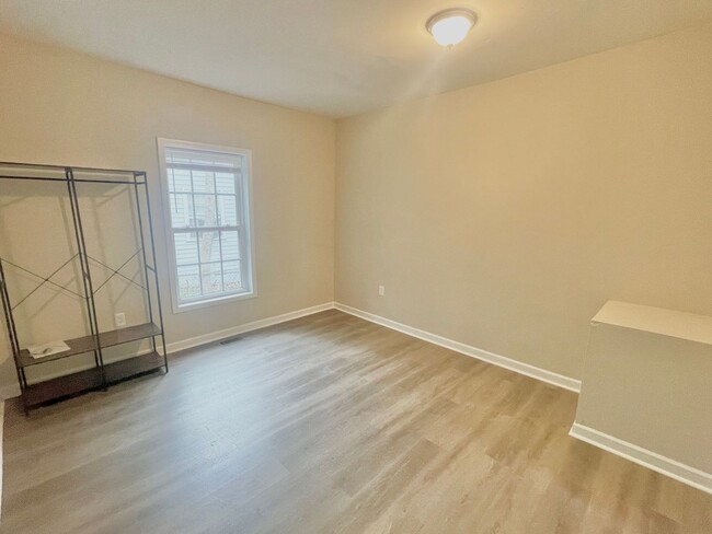 Building Photo - 1004 Highland Ave