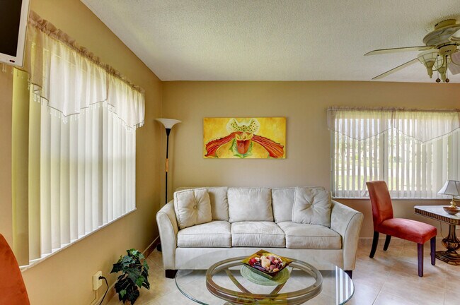 Building Photo - 14425 Amapola Way