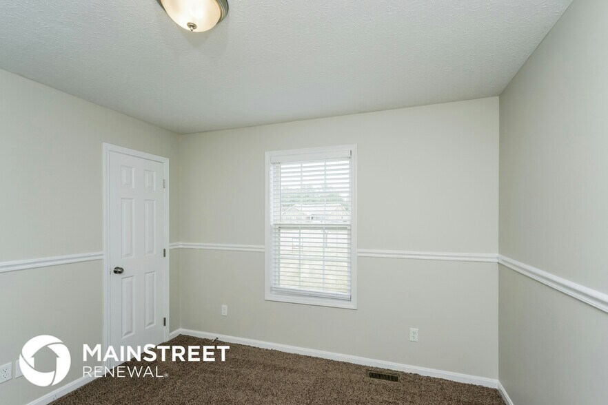 Building Photo - 395 Ashley Blvd