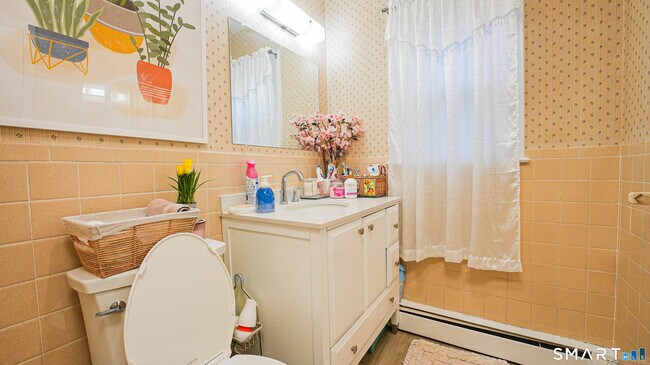 Building Photo - 523 Treat Ln