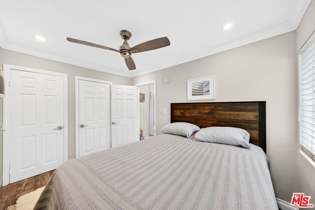 Building Photo - 1200 Tamarind Ave