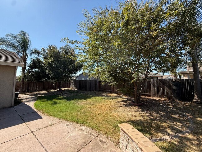 Building Photo - 10136 Waterfield Dr