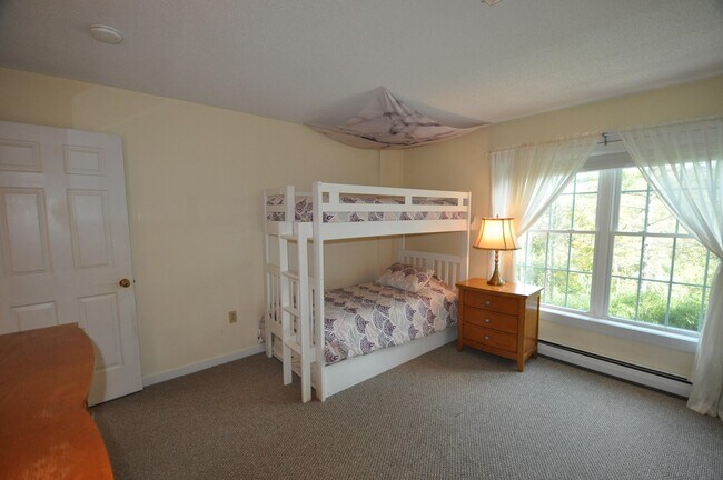 Building Photo - 181 Riverside Townhouses Rd