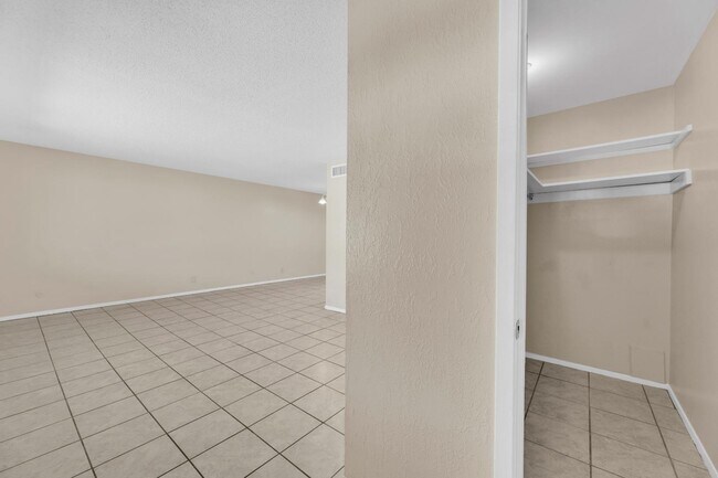 Building Photo - 3300 Hayes Ave