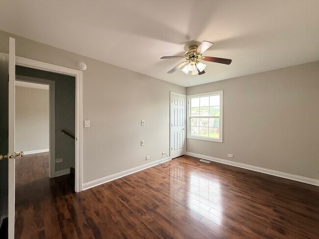 Building Photo - 229 Juniper Ln