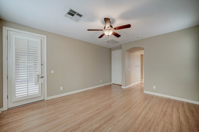 Building Photo - 8503 W Coyote Dr
