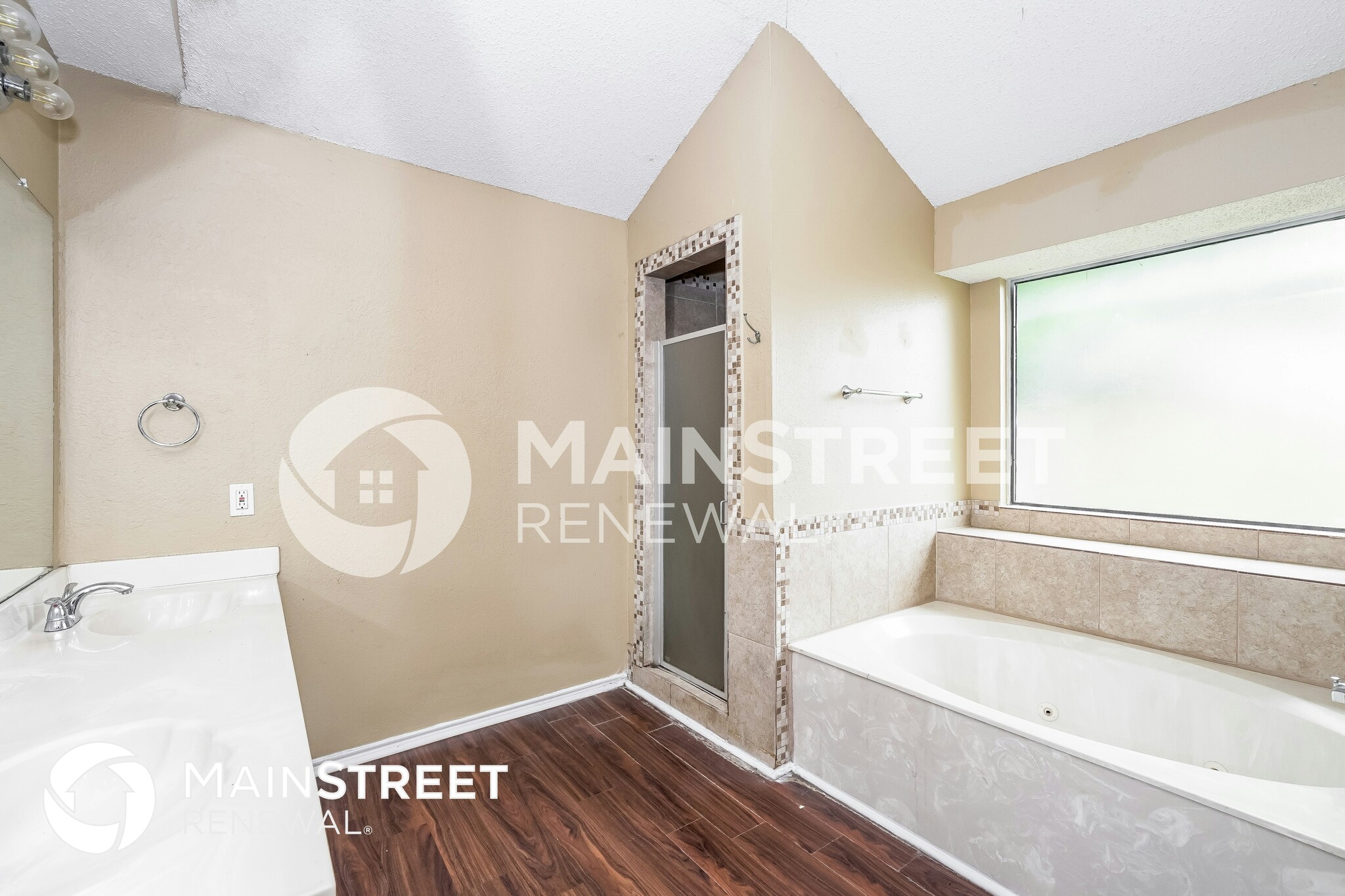 Building Photo - 837 Foxridge Dr