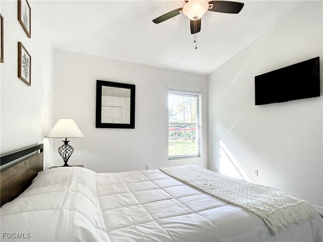 Building Photo - 2511 6th St NW