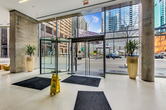 Building Photo - 600 N Fairbanks Ct