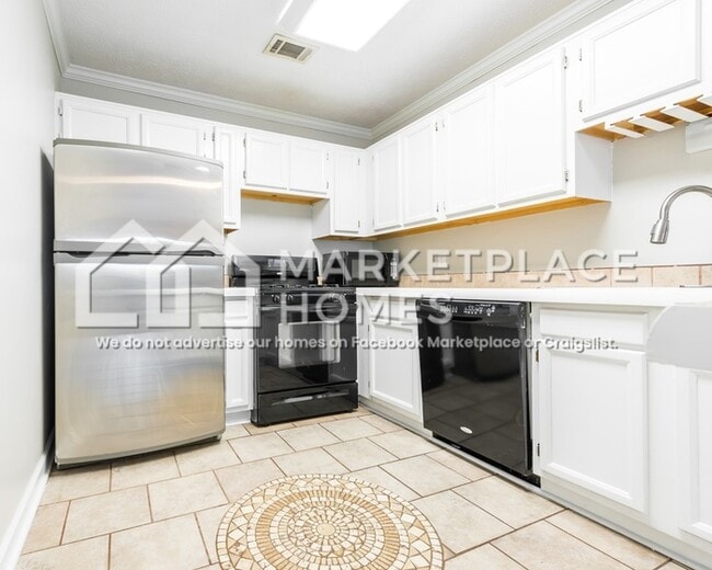Building Photo - 2733 St Charles Ln NW