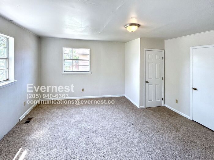 Building Photo - 929 6th Pl